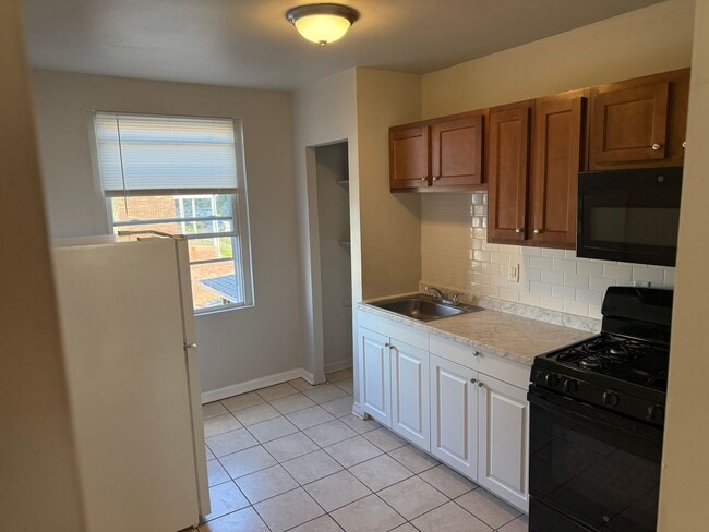 Photo - 2803 Edison Hwy Apartment