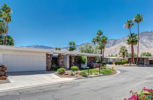 Foto del edificio - 1533 E Canyon Estates Dr