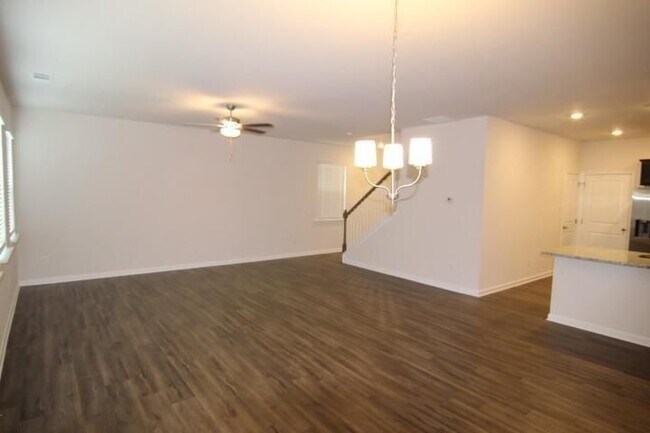 Foto del edificio - 51 Briarwood Dr W