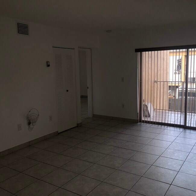 Foto del edificio - 1155 NW 124th Pl