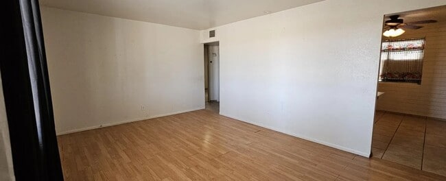 Building Photo - 120 Debs Cir
