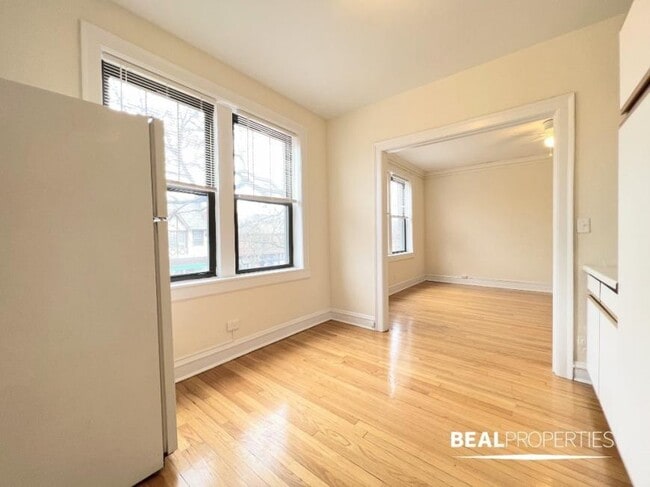 Building Photo - 1 bedroom in GLENCOE IL 60022