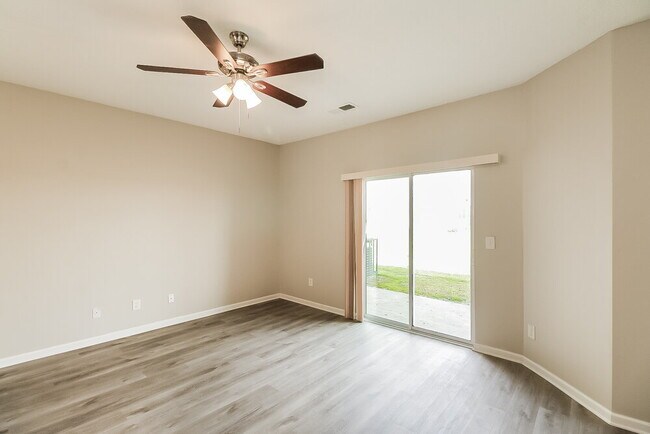 Foto del edificio - 2325 Bigwood Trail