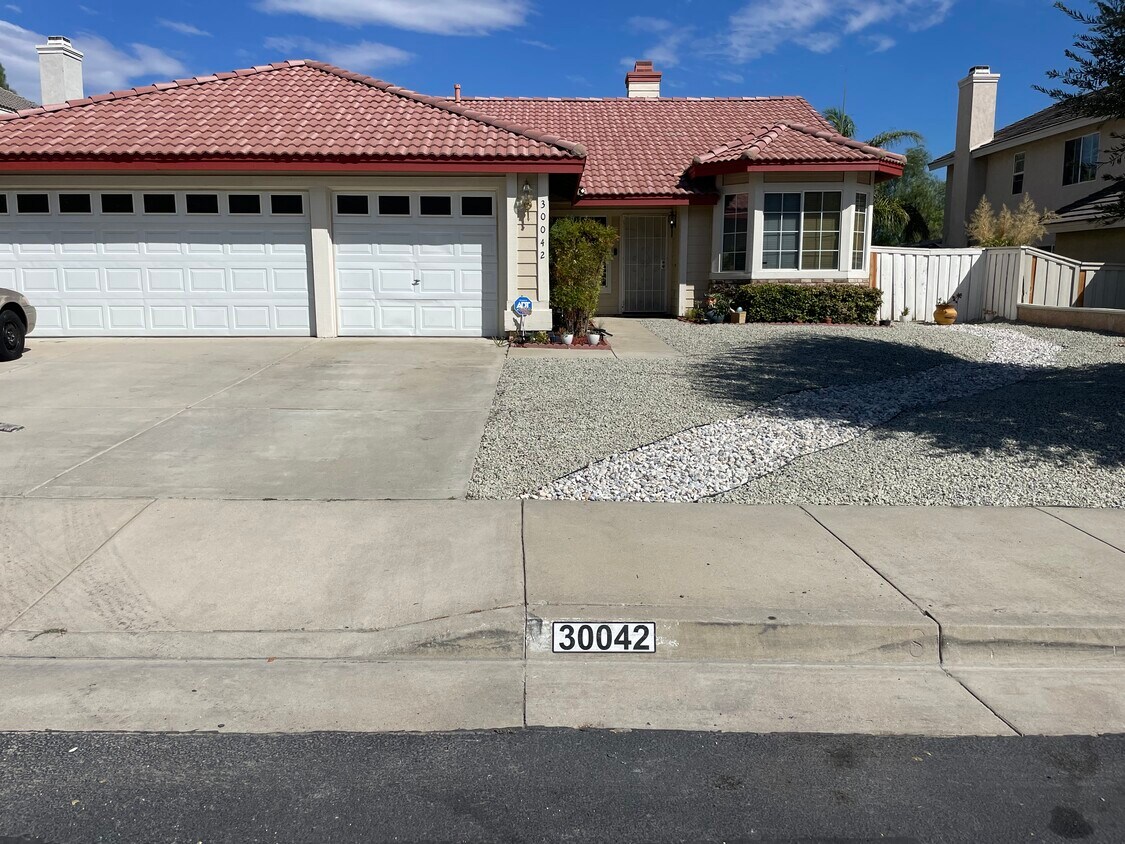 Foto principal - 30042 Sugarpine St