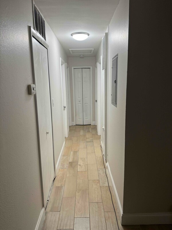 Foto del edificio - 2111 Warwick Rd