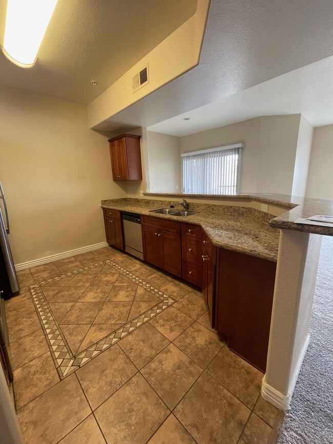 Kitchen - 13700 N Fountain Hills Blvd