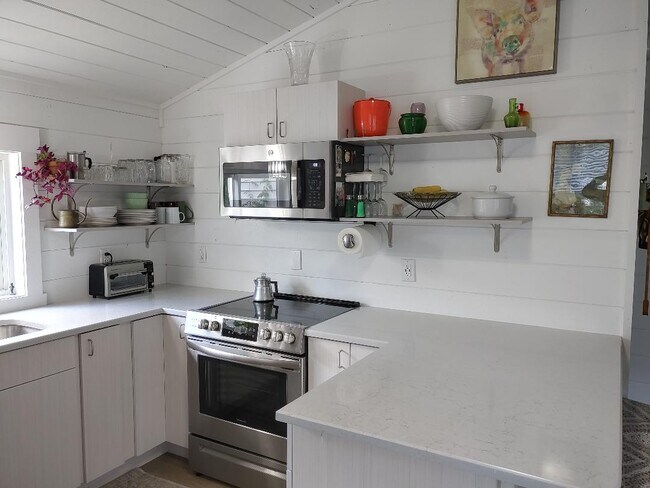 Kitchen - 30 Point Pleasant Rd