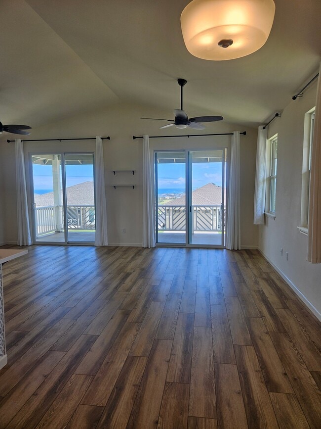 Building Photo - 72 Kupaloke