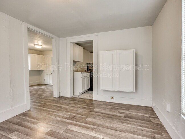 Foto del edificio - 2413 S Youngs Blvd