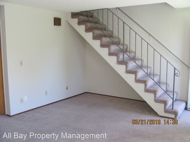 Foto del edificio - 2255 Fairway Dr
