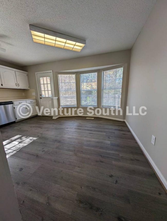 Building Photo - 6454 Telia Dr