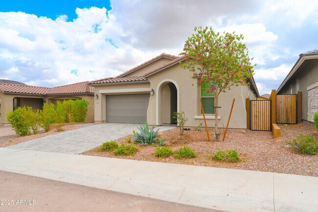 Foto del edificio - 13335 W Red Range Way