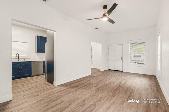 Foto del edificio - 1922 W Main St