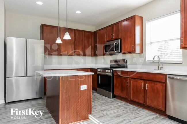 Foto del edificio - 1624 Rosemore Ln