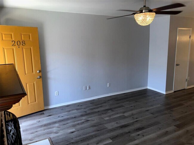 Foto del edificio - 2015 Bennett Ave