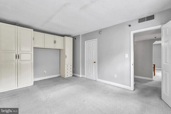 Building Photo - 612 Bashford Ln