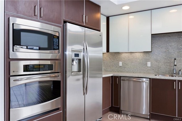 Building Photo - 15 Delancy