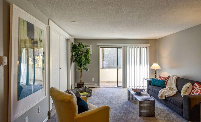 Building Photo - Glen at Burnsville Apartments