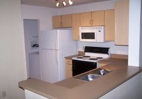 Building Photo - 940 Village Trail