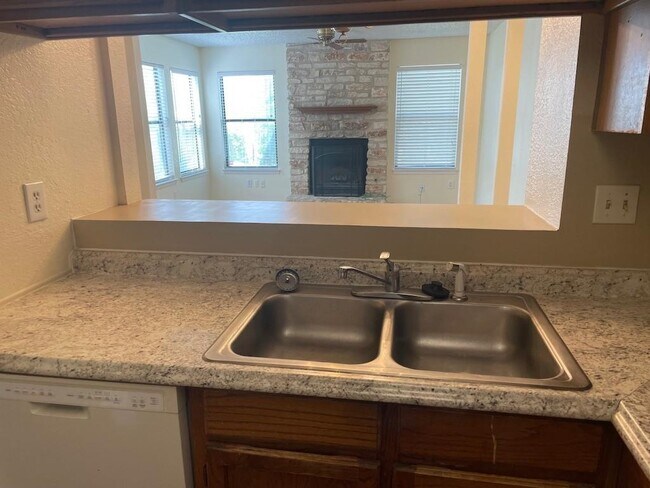 Foto del edificio - 12307 Deer Falls Dr