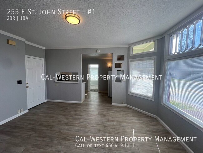 Foto del edificio - 255 E St John St
