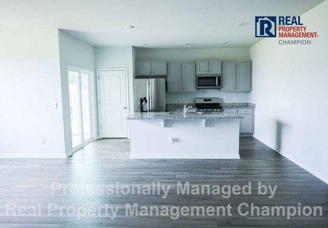 Building Photo - Beautiful 3 BD/2 BA Home in Riverside