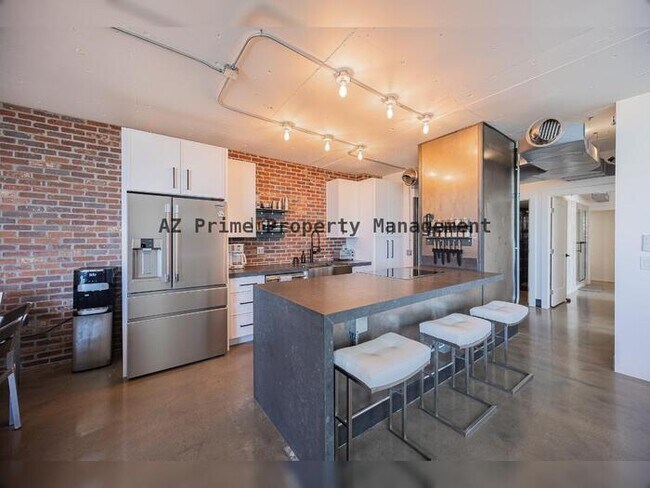 Foto del edificio - 207 W Clarendon Ave