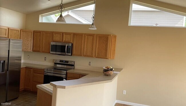Building Photo - 5 br, 3 bath House - 4230 Stringtown Dr