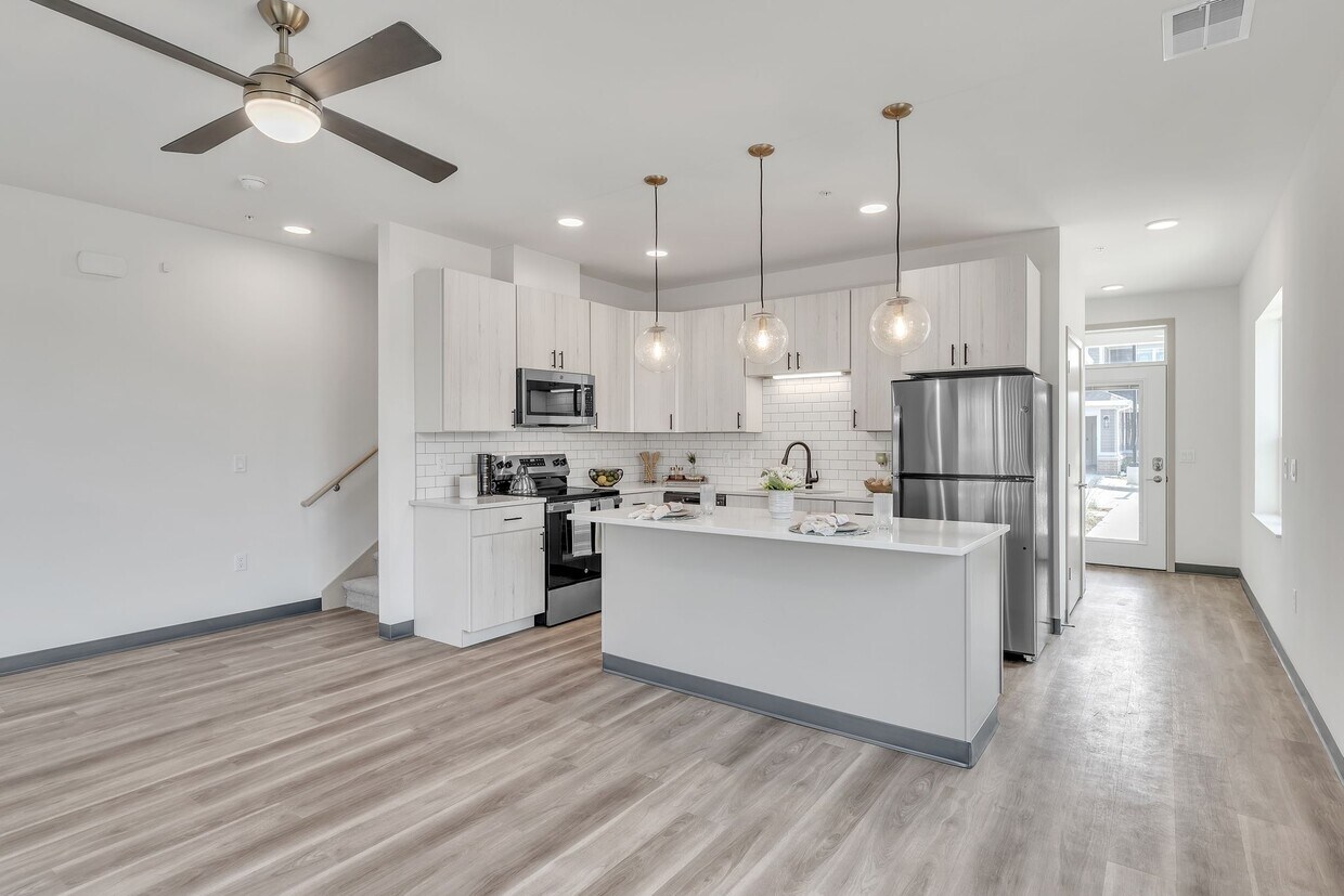 Foto principal - Main Street Townhomes