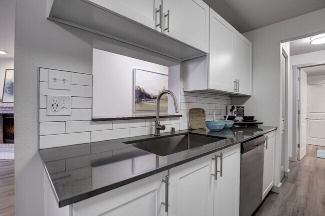 Building Photo - Taluswood Apartments
