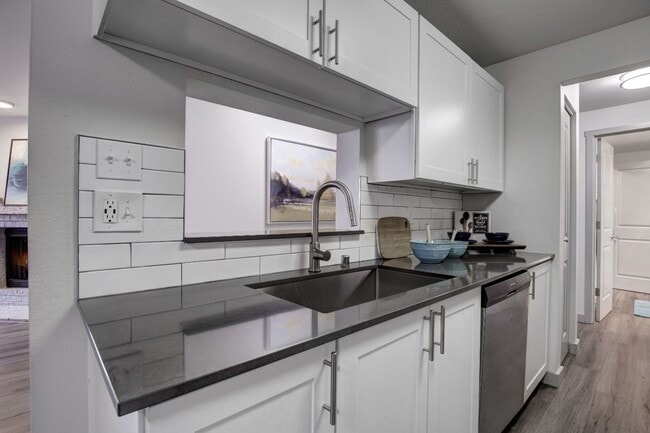 Building Photo - Taluswood Apartments