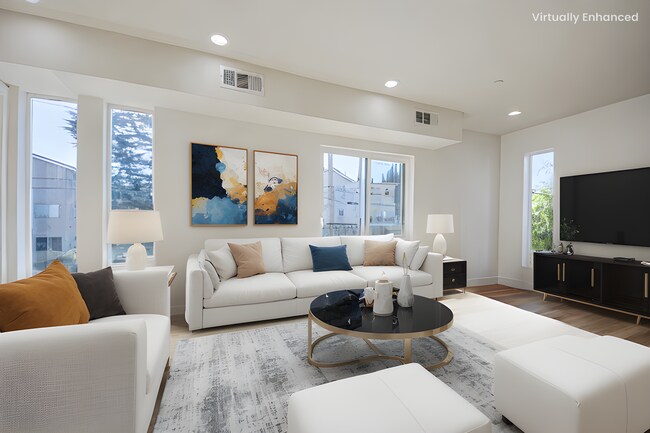 Foto del edificio - Brand new 4 bed/4 bath townhomes!