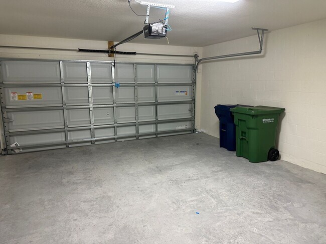 Foto del edificio - 4 Bedroom 2 Bathroom in Winter Haven