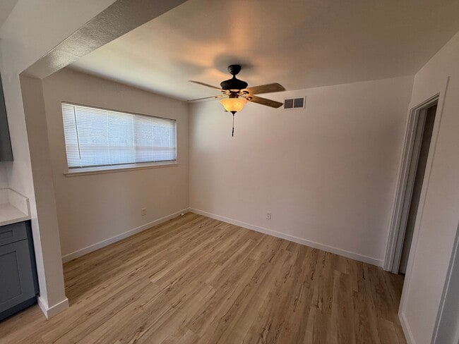 Building Photo - Charming Remodeled 3 Bedroom / 2 Bathroom ...