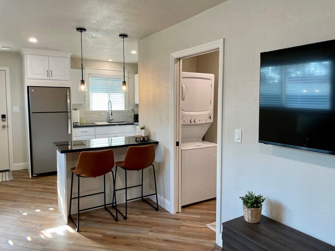 8803 N Thompson Ave Unit Apartment, Clovis, CA 93619 Apartments in