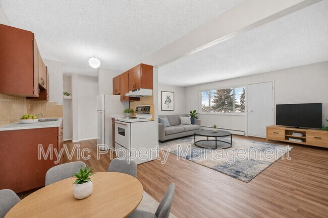 Building Photo - 9915-9101 101 St