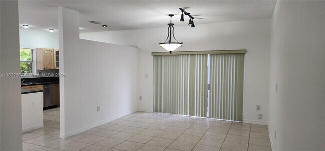 Foto del edificio - 14935 SW 34th St