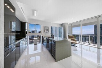 Building Photo - 1080 Brickell Ave
