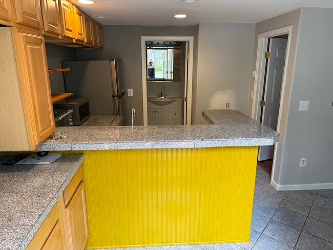 Building Photo - 37 Silver Spruce