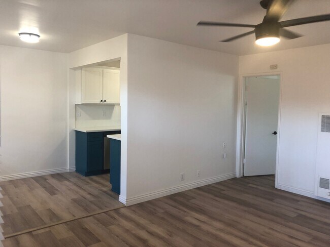 Foto del edificio - 2823 E 7th St