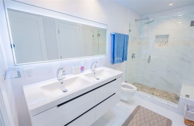 Building Photo - 986 Oriole Dr