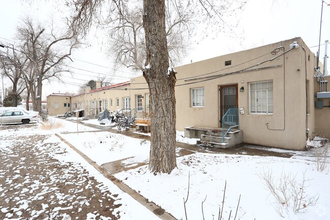 Foto del edificio - 1413 Fruit Ave NW