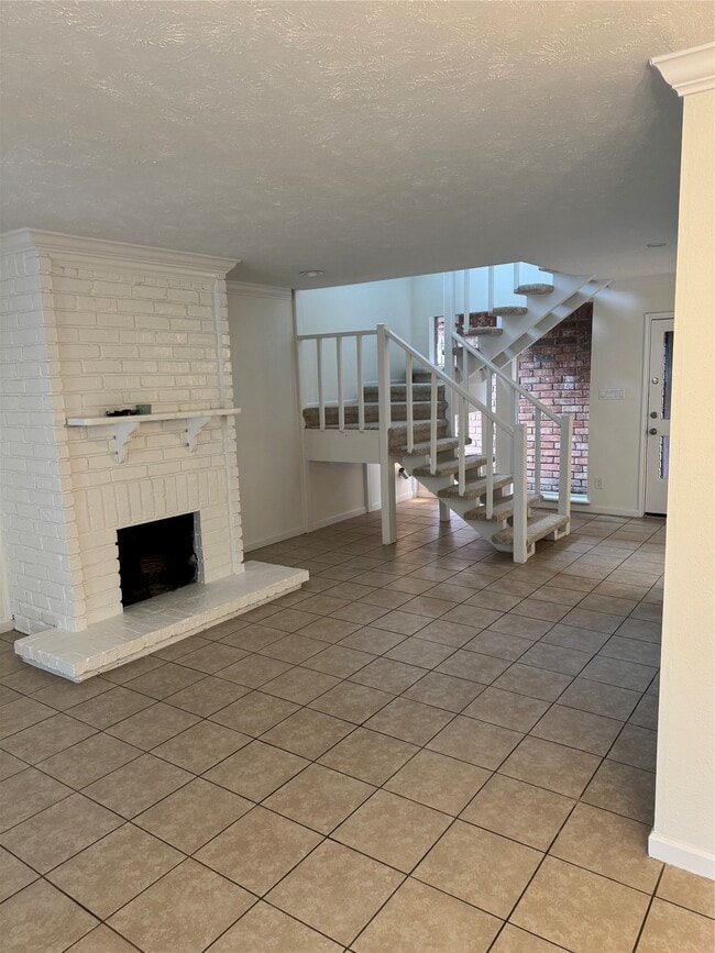 Building Photo - 139 Phanturn Ln