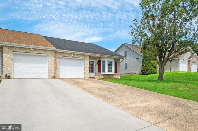 Building Photo - 3437 Dawn Dr