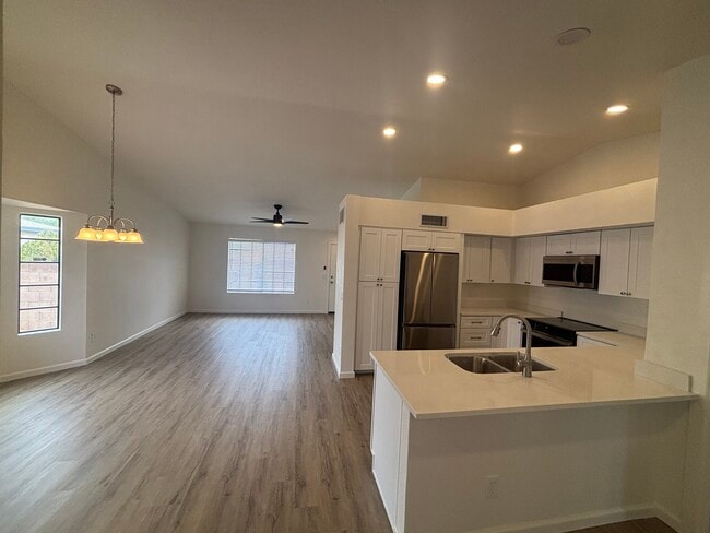 Foto del edificio - 9940 E Gray Hawk Dr