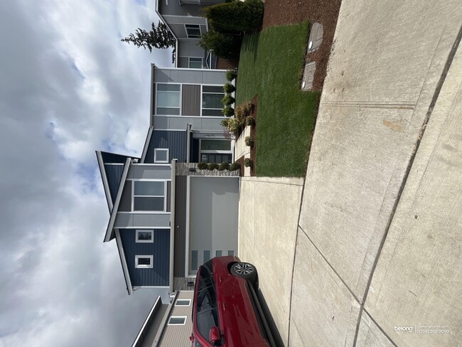 Building Photo - 16914 1st Pl S