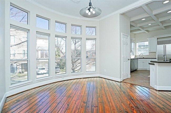 Building Photo - 1304 Dart St