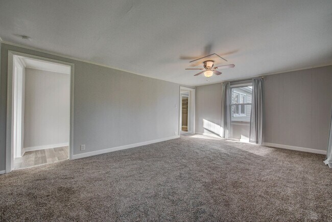 Foto del edificio - 2018 Tooles Bend Rd