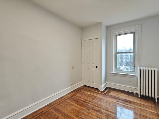 Building Photo - 5818 Addison St