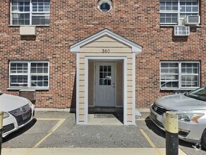 Building Photo - 360 Palisade Ave